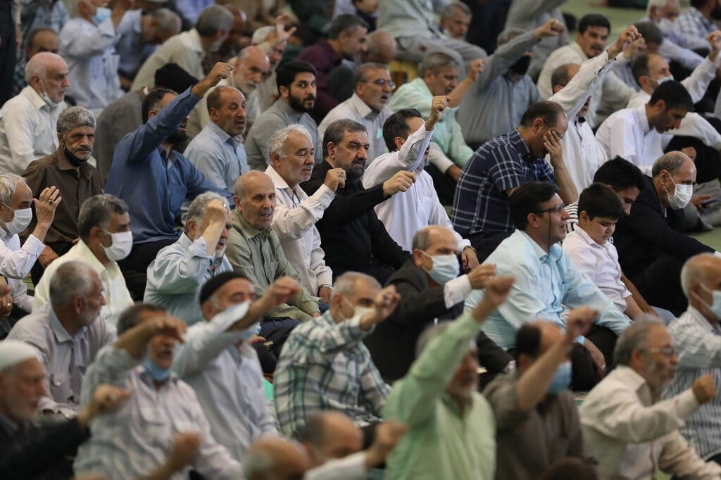 واکنش یک روزنامه نگار به شعار تند علیه زنان کم‌حجاب در نمازجمعه تهران