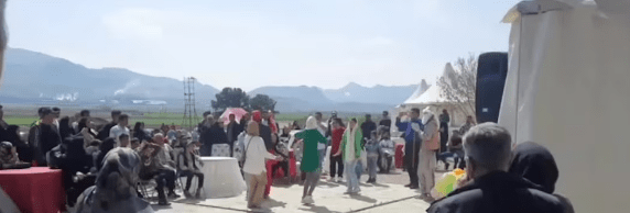 ببینید/ رقص گردشگران نوروزی در بیستون و واکنش حمید رسایی
