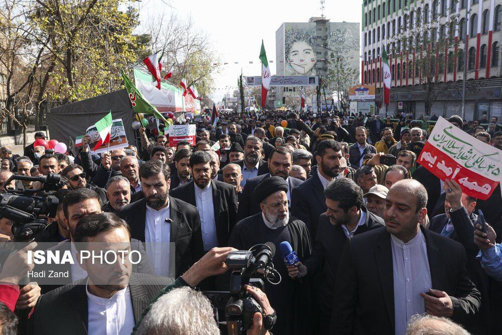 عکسی از تعداد محافظان رئیسی در راهپیمایی امروز که فراگیر شده