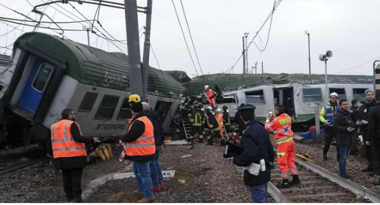 فوت ۱۰ نفر در حادثه خروج ریل از قطار در محور طبس