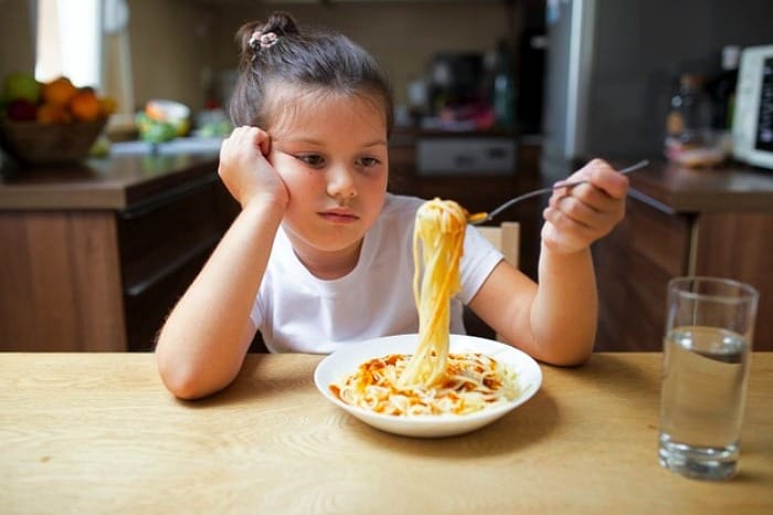 با کودکان بد غذا چه کار کنیم؟