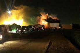 آتش سوزی در سینمای اهواز/ تخریب 70 درصدی سینما در آتش